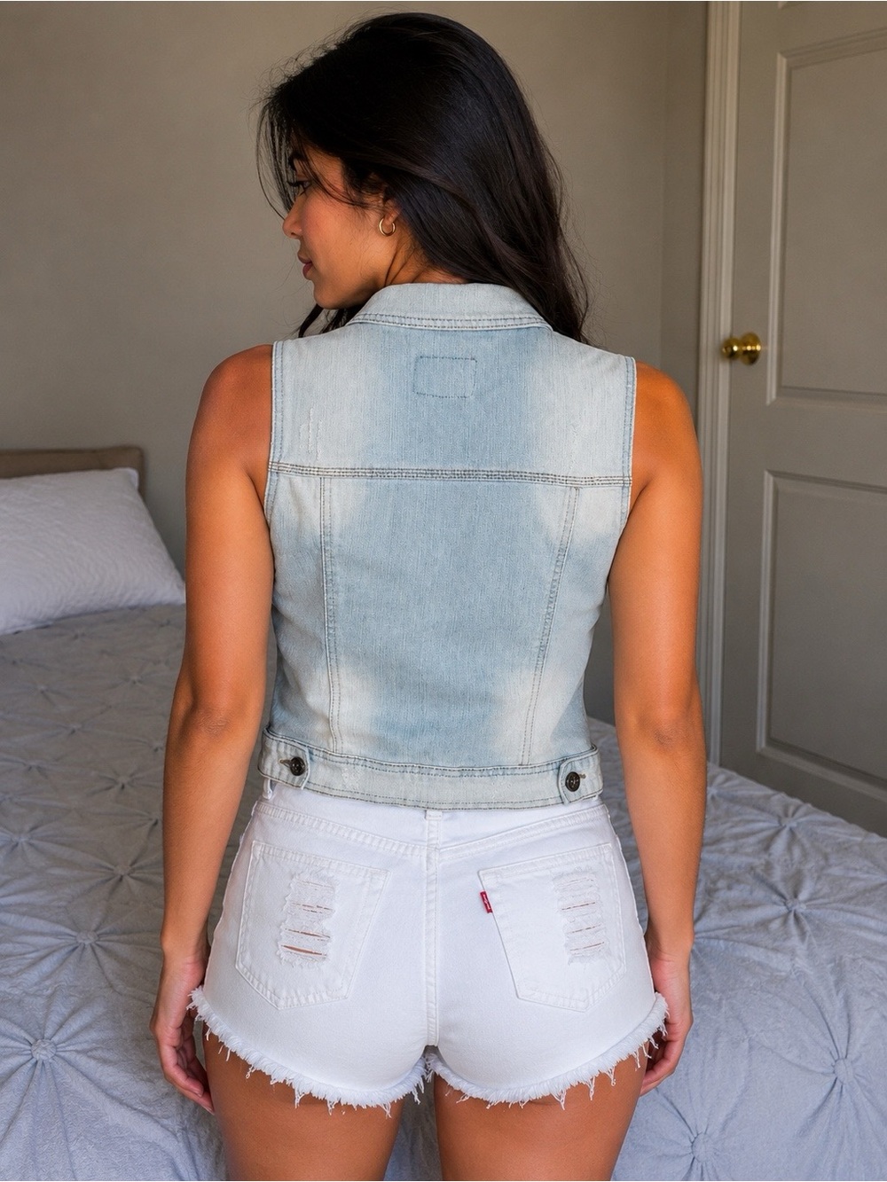 Y2K YMI Retro Millennial Women's Light Wash Distressed Blue Denim Vest - Picture 2 of 8